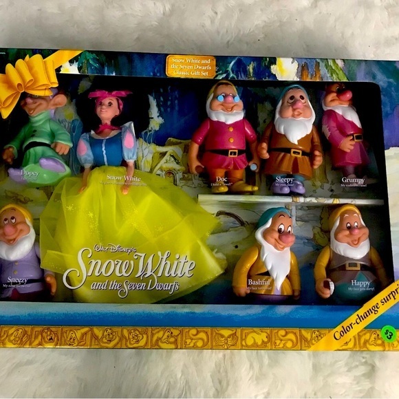Vintage Snow White and the Seven Dwarves Collector Gift Set